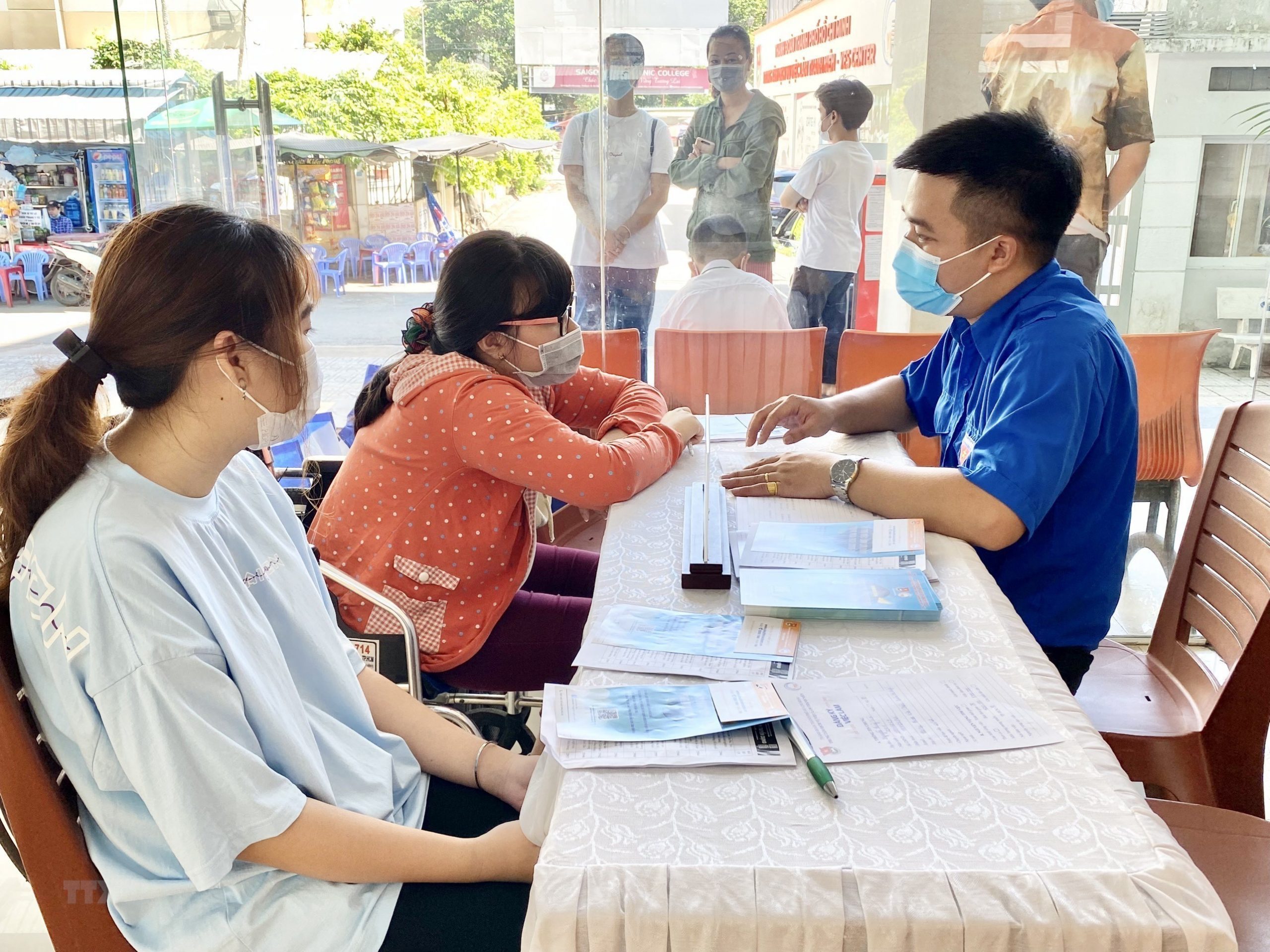 Hồ sơ xin việc của người lao động phải có những giấy tờ gì?